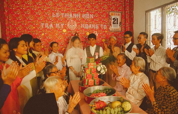 Le mariage du Vietnam entre le passé et le présent