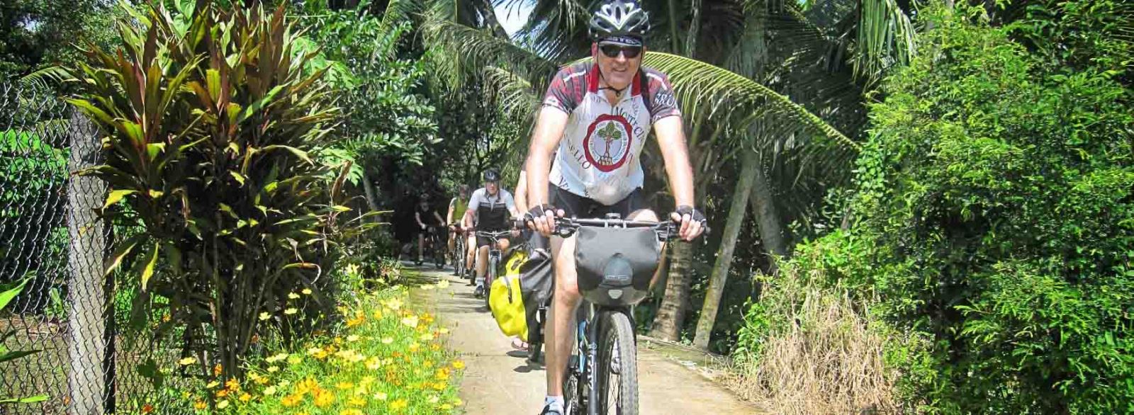 La promenade à vélo sur l’île de Tan Phong